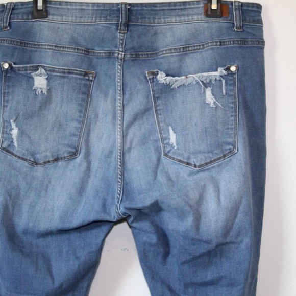 Judy Blue Mid Rise Cropped Fit Distressed Destroyed Jeans Plus Size 22W H13696 - Picture 9 of 11